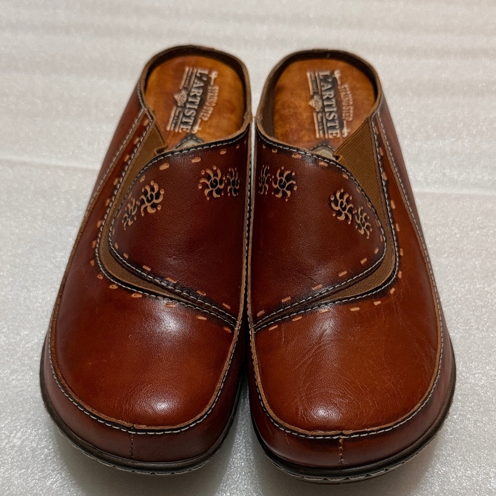 L'Artiste Spring Step Burbank Hand-Painted Leather Clogs size 41 (9.5)
